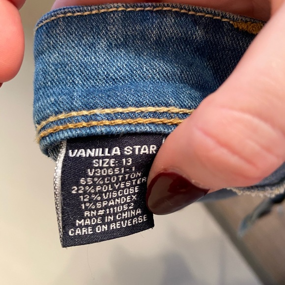 Mid Rise Distressed Jean Shorts - Picture 4 of 4